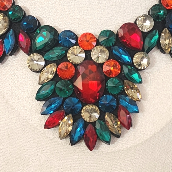 Multi Color Crystal Tie Ribbon Necklace Non Metal - Picture 6 of 8